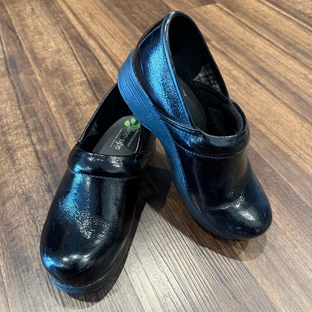 Skechers Tone-Ups Women's 8 Black Patent Leather Comfort Clogs Mules SN 38825